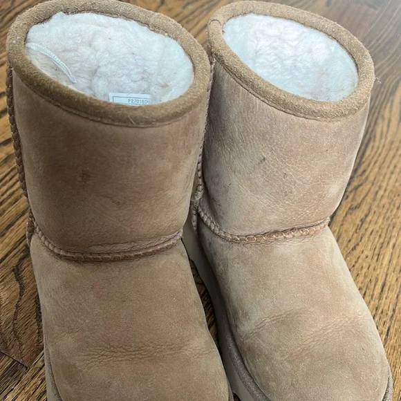 UGG boots size kids 10 - Picture 5 of 6
